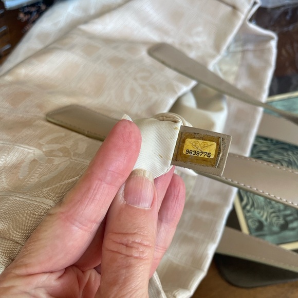 Beautiful Chanel nylon and leather tote bag - Picture 11 of 11